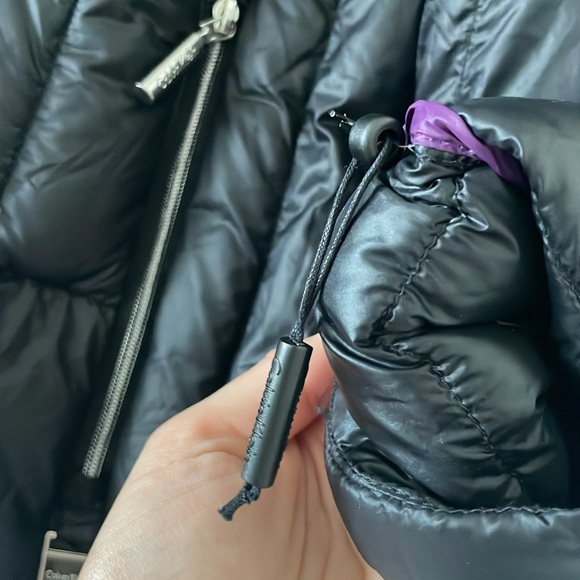 Calvin Klein size extra large, packable, lightweight premium down Jacket - Picture 8 of 11